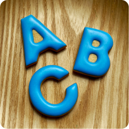 アルファベットのクッキーの画像